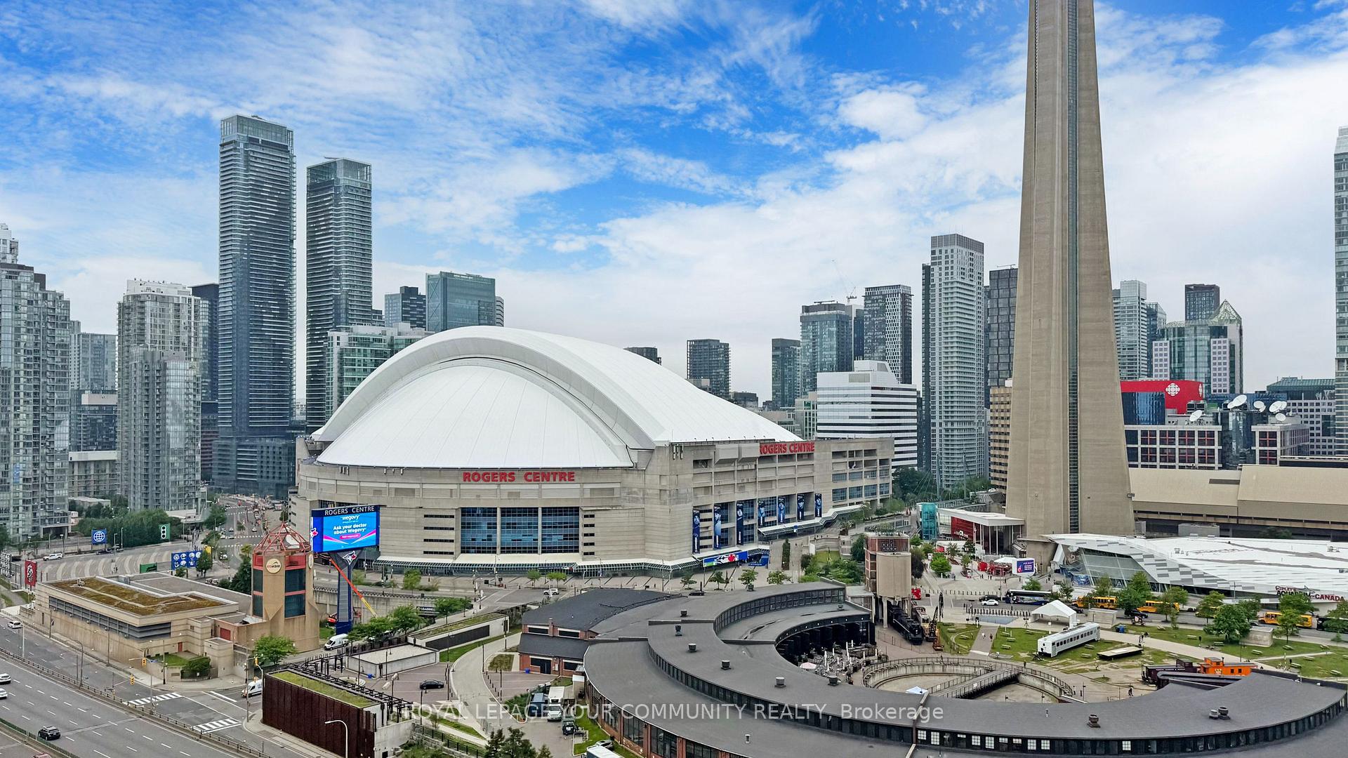 2 Bedrooms Condo at 230 Queens, Toronto For sale