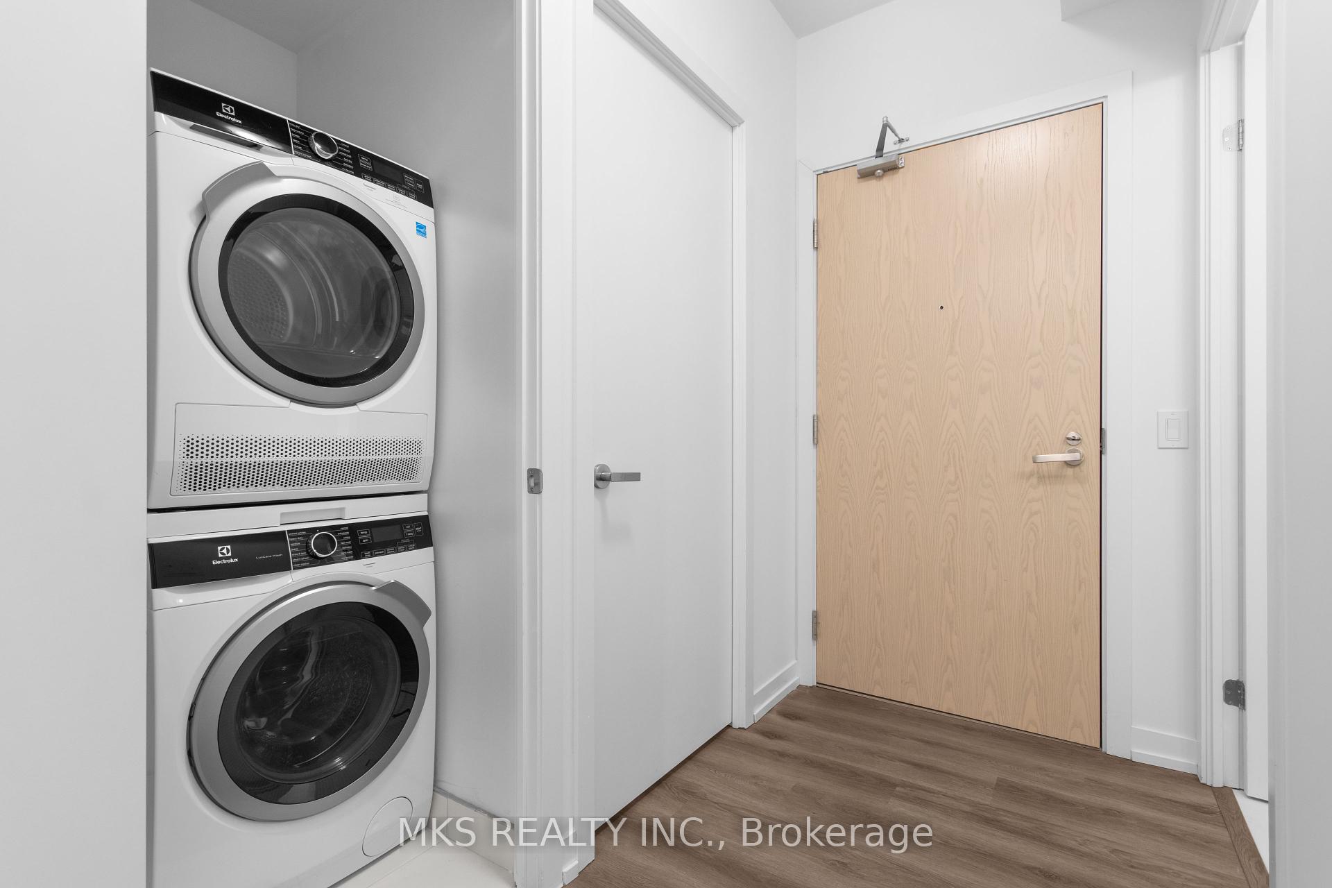 3 Bedrooms Condo at 138 Downes,  Toronto For sale