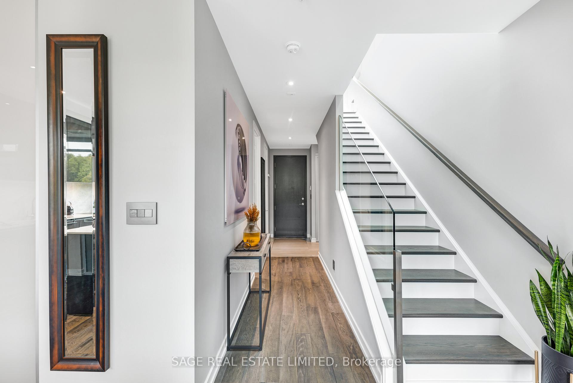 3 Bedrooms Condo at 377 Madison,  Toronto For sale