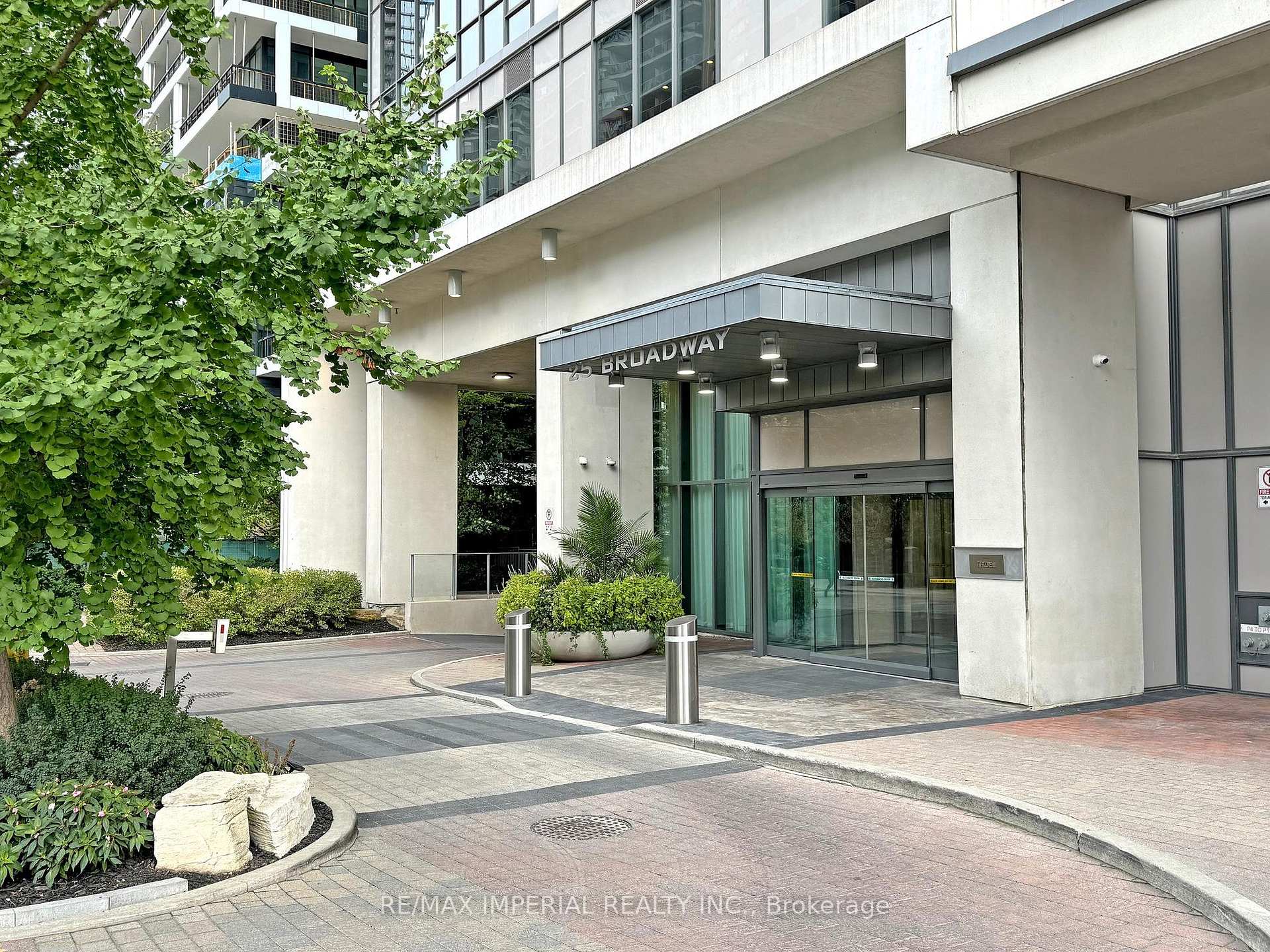 2 Bedrooms Condo at 25 Broadway, Toronto For sale