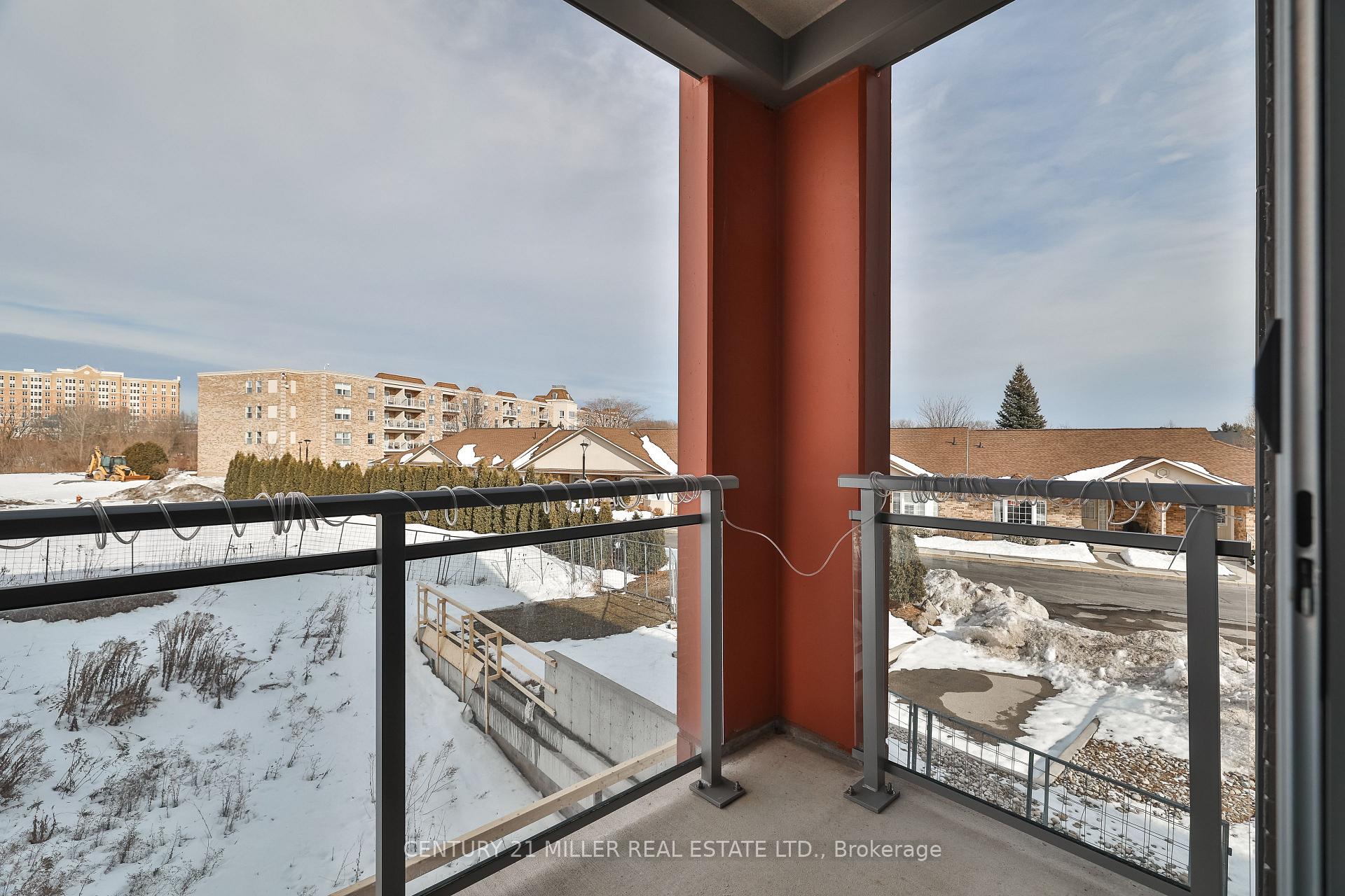 2 Bedrooms Condo at 4040 Upper Middle, Burlington For sale