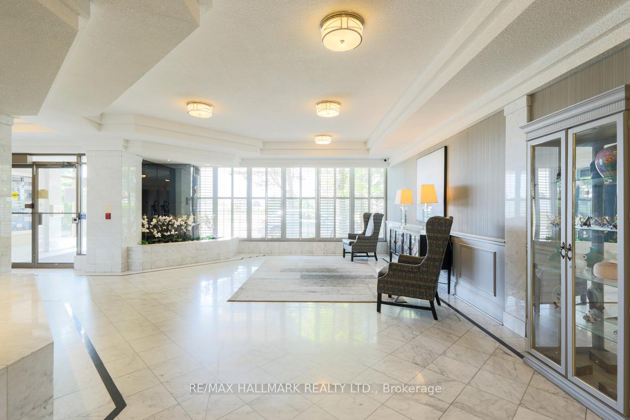 2 Bedrooms Condo at 1 Greystone Walk, Toronto For sale