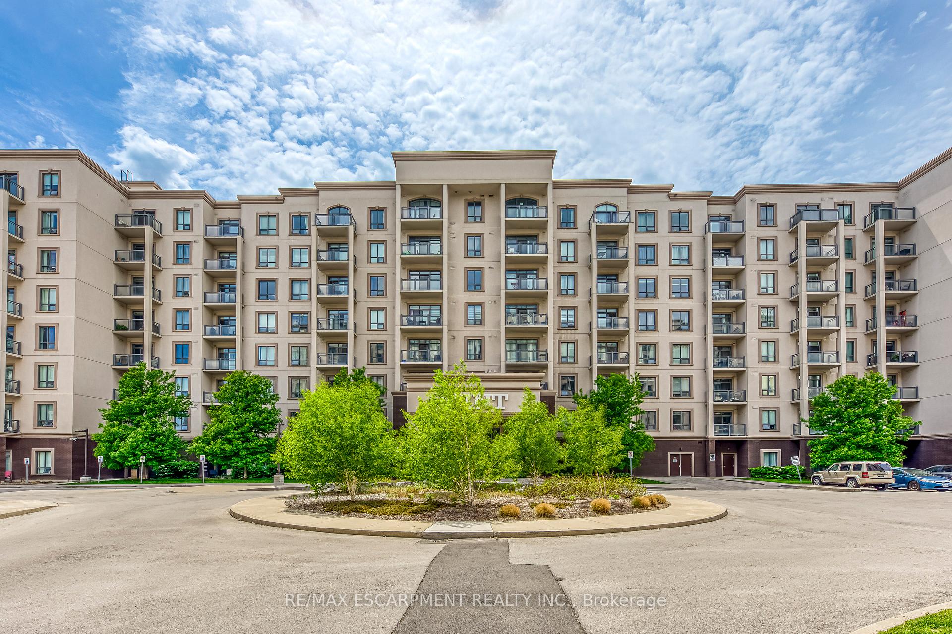 1 Bedroom Condo at 2490 Old Bronte, Oakville For sale