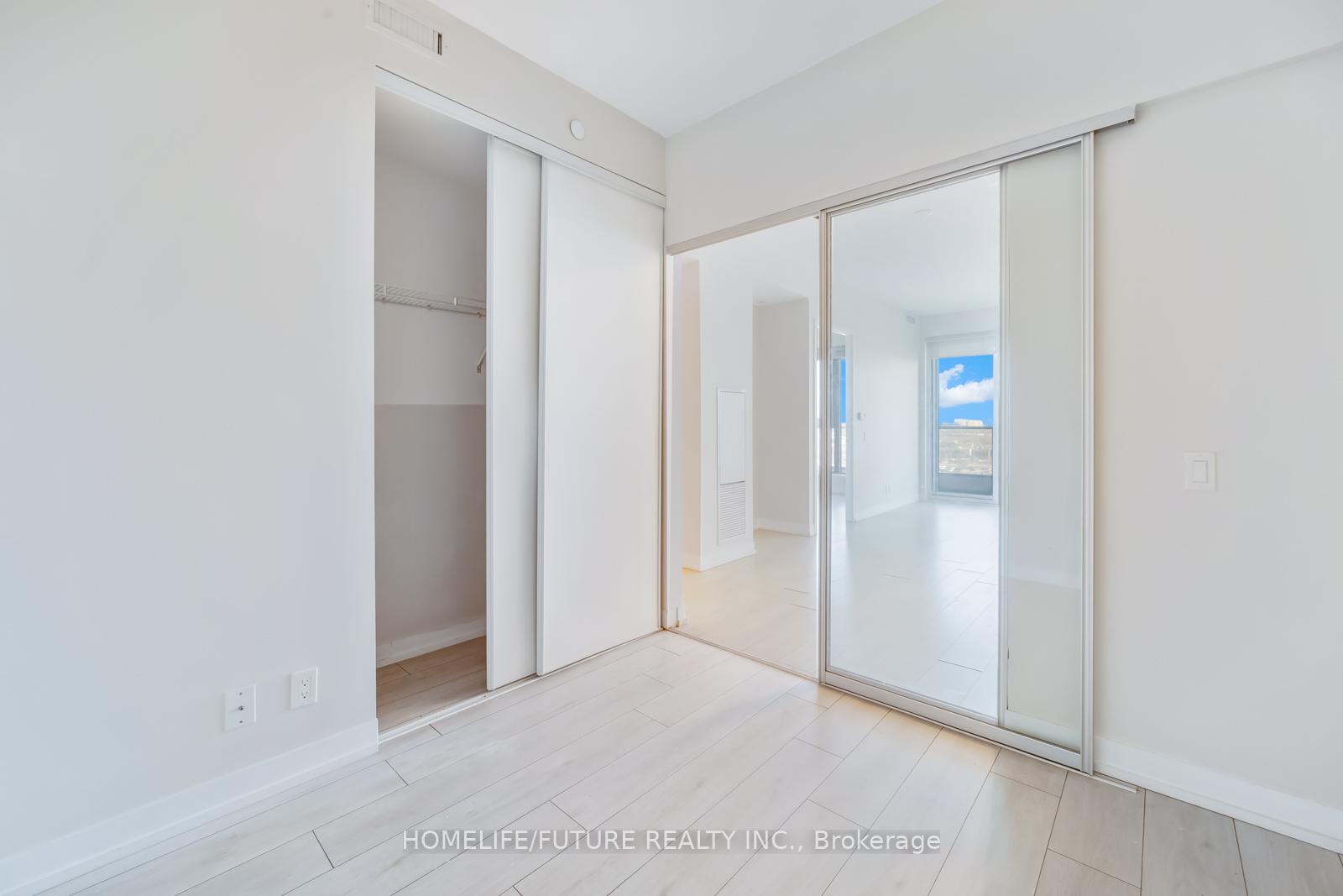 2 Bedrooms Condo at 898 Portage,  Vaughan For sale