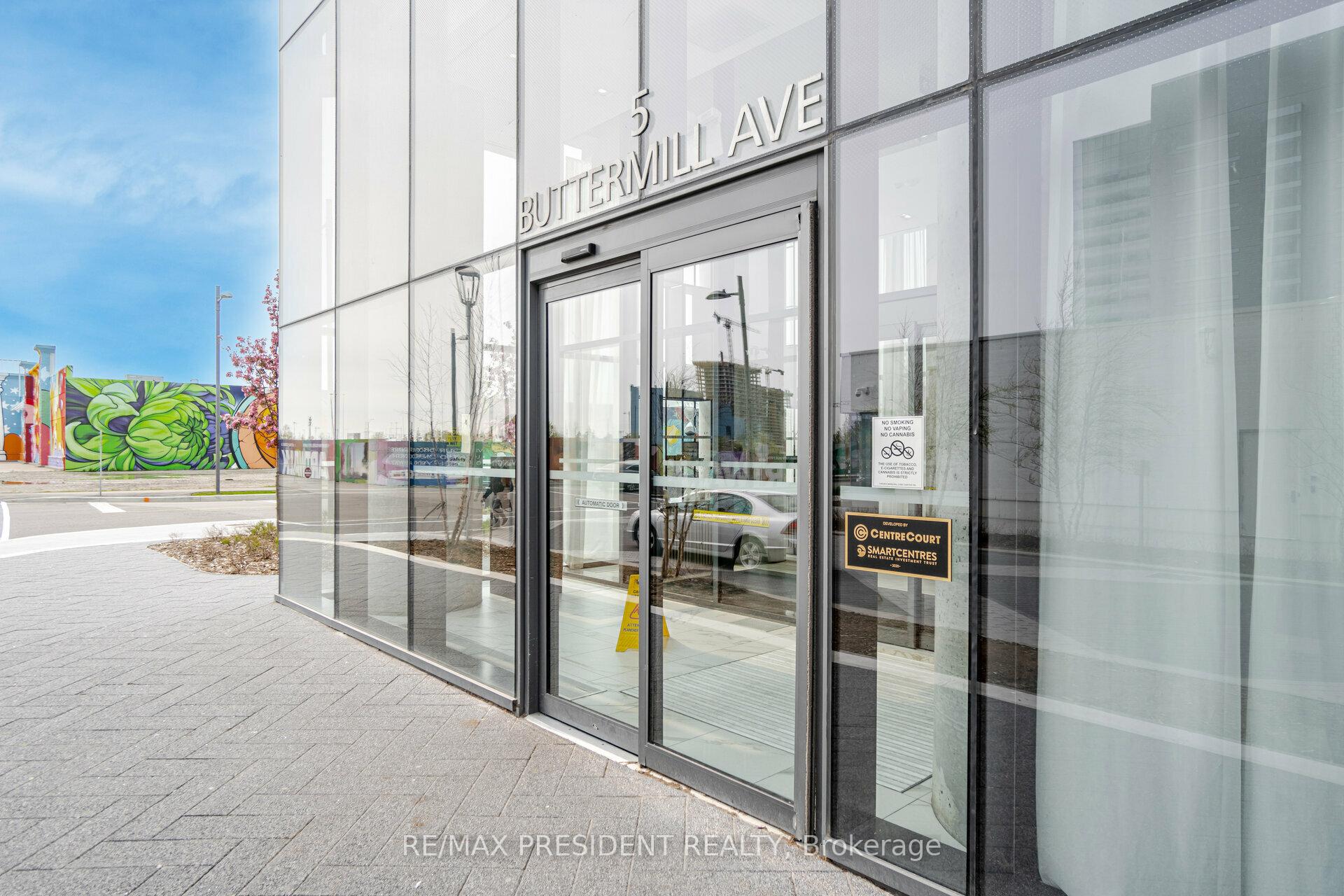 3 Bedrooms Condo at 5 Buttermill, Vaughan For sale