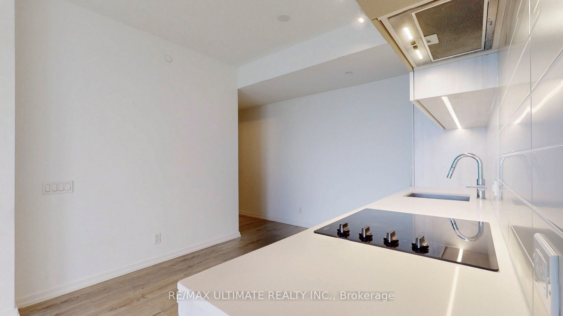 1000 Portage Parkway, #3701