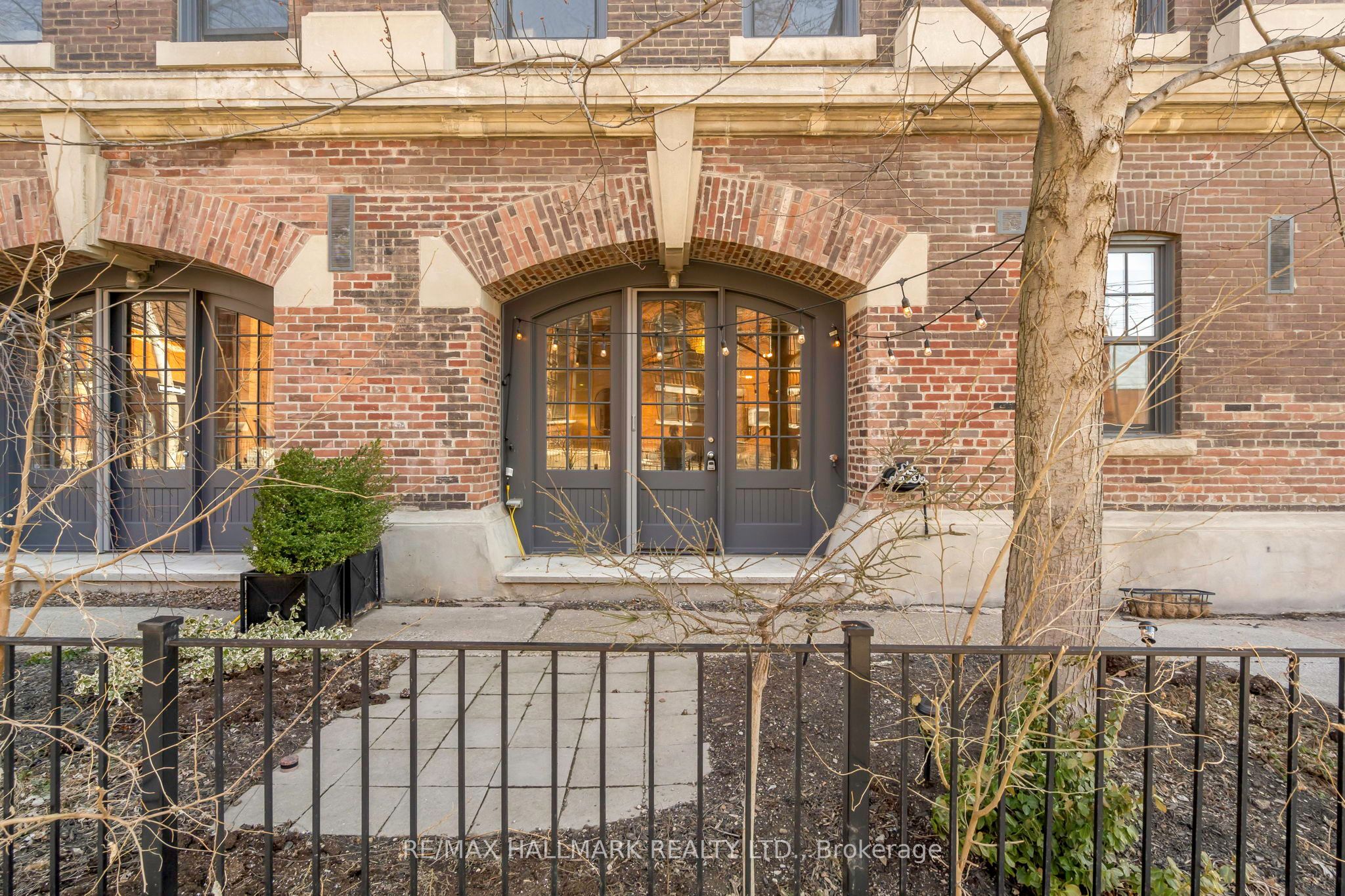 183 Dovercourt Road, #106
