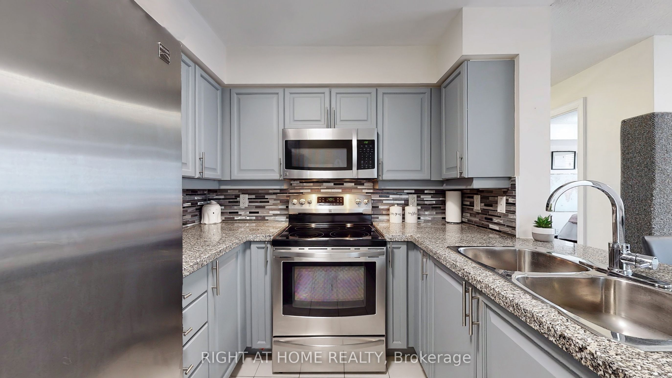 8 Mckee Avenue, #901