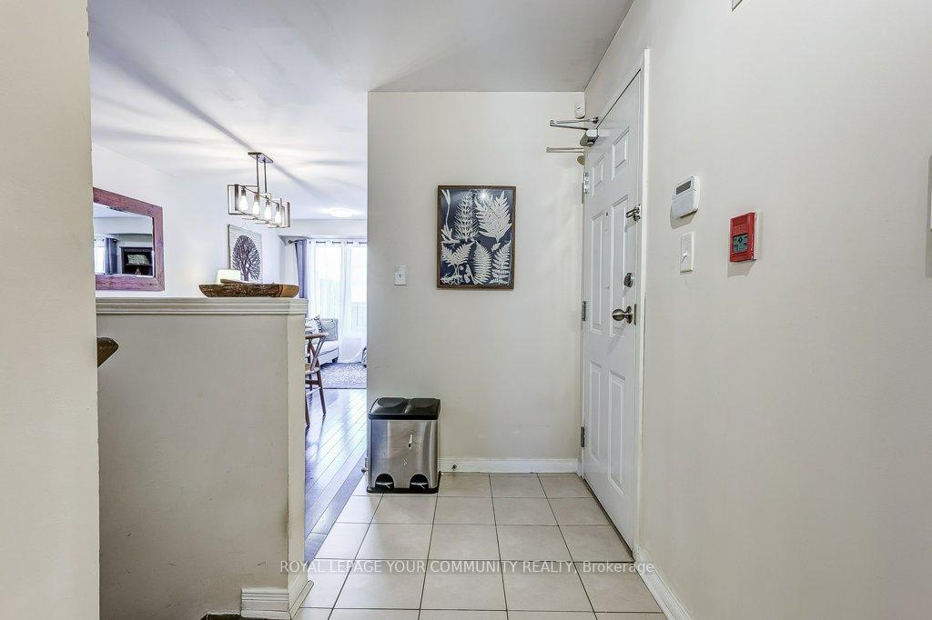 4 Bedrooms Condo at 651 Warden, Toronto For sale