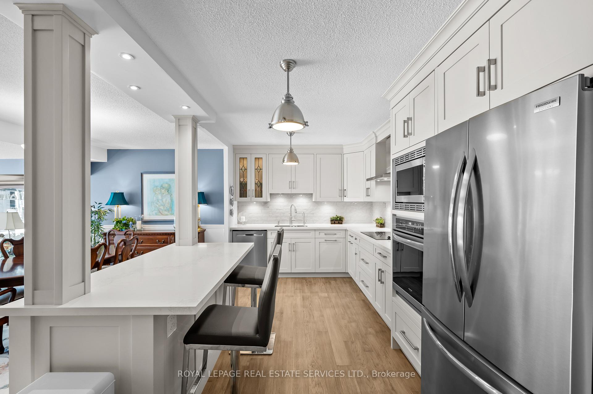 2 Bedrooms Condo at 2185 Marine,  Oakville For sale