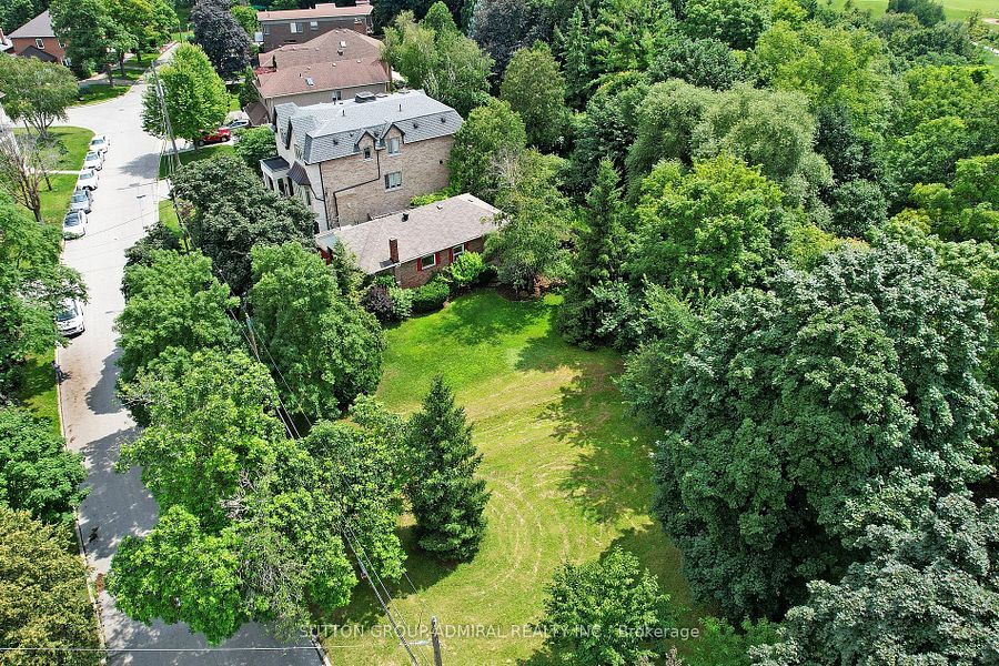 16 Gwendolen Crescent