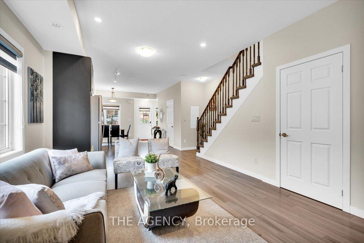2 Bedrooms Condo at 7 Forbes, Toronto For sale