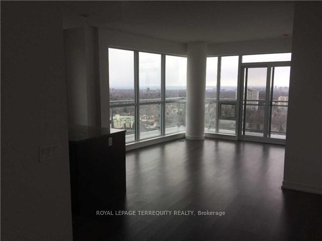 3 Bedrooms Condo at 98 Lillian, Toronto For sale