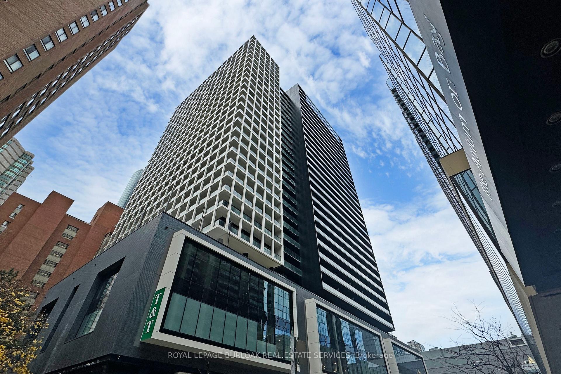 4 Bedrooms Condo at 20 Edward, Toronto For sale