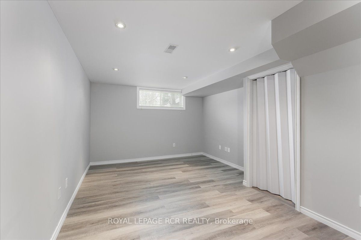 65 Margaret Graham Crescent, East Gwillimbury, ON L0G 1M0
