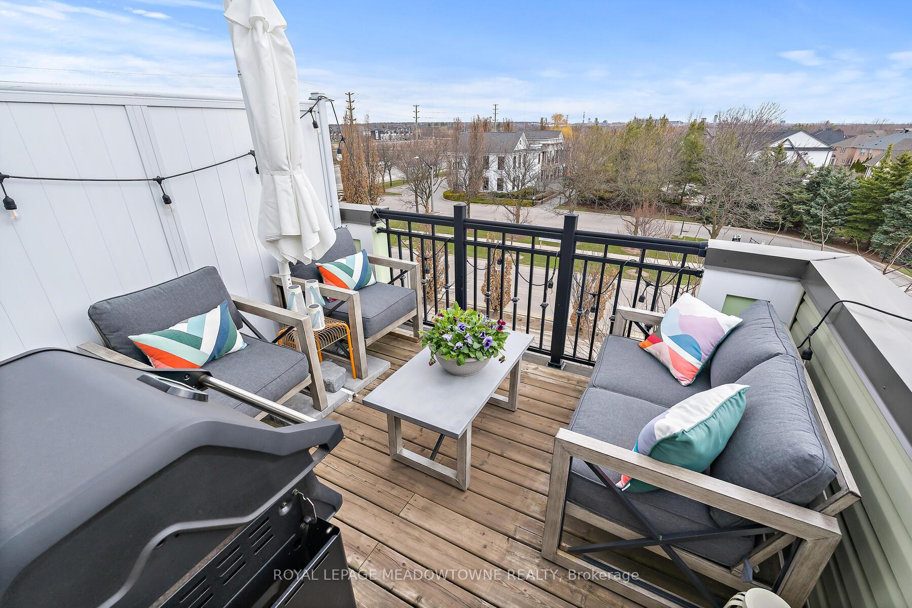 2 Bedrooms Condo at 2614 Dashwood, Oakville For sale