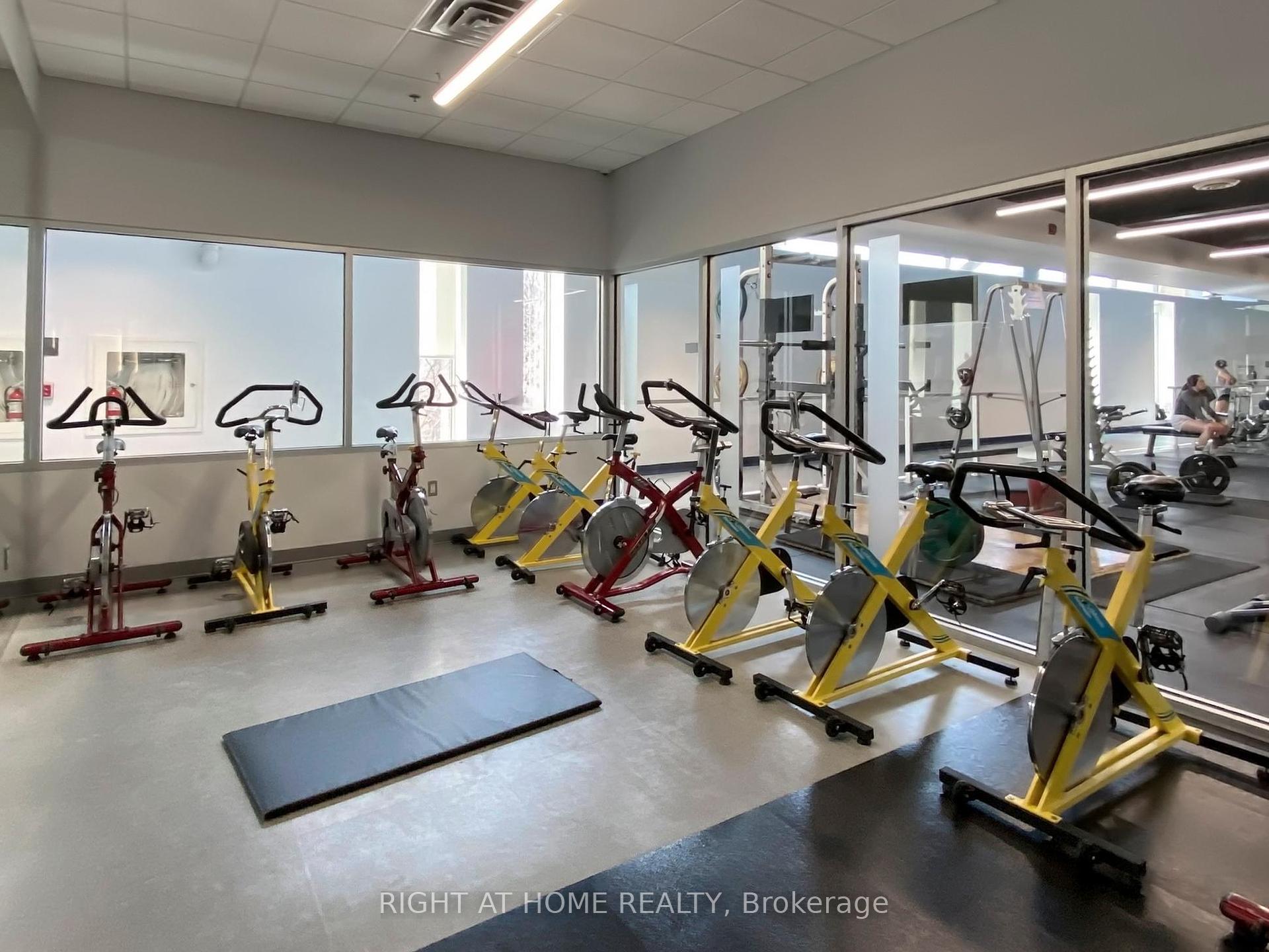 2 Bedrooms Condo at 5 Mariner, Toronto For sale