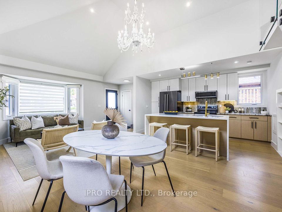259 Floyd Avenue, Toronto, ON M4J 2J4