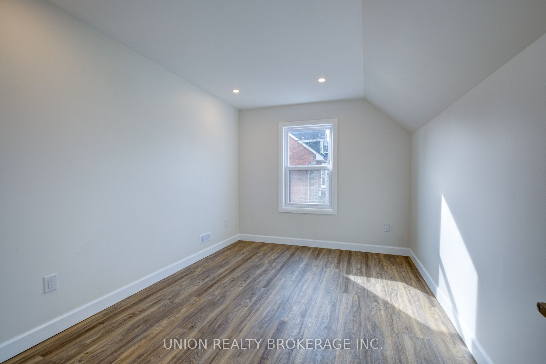 20 Norwood Terrace, ##UPPER