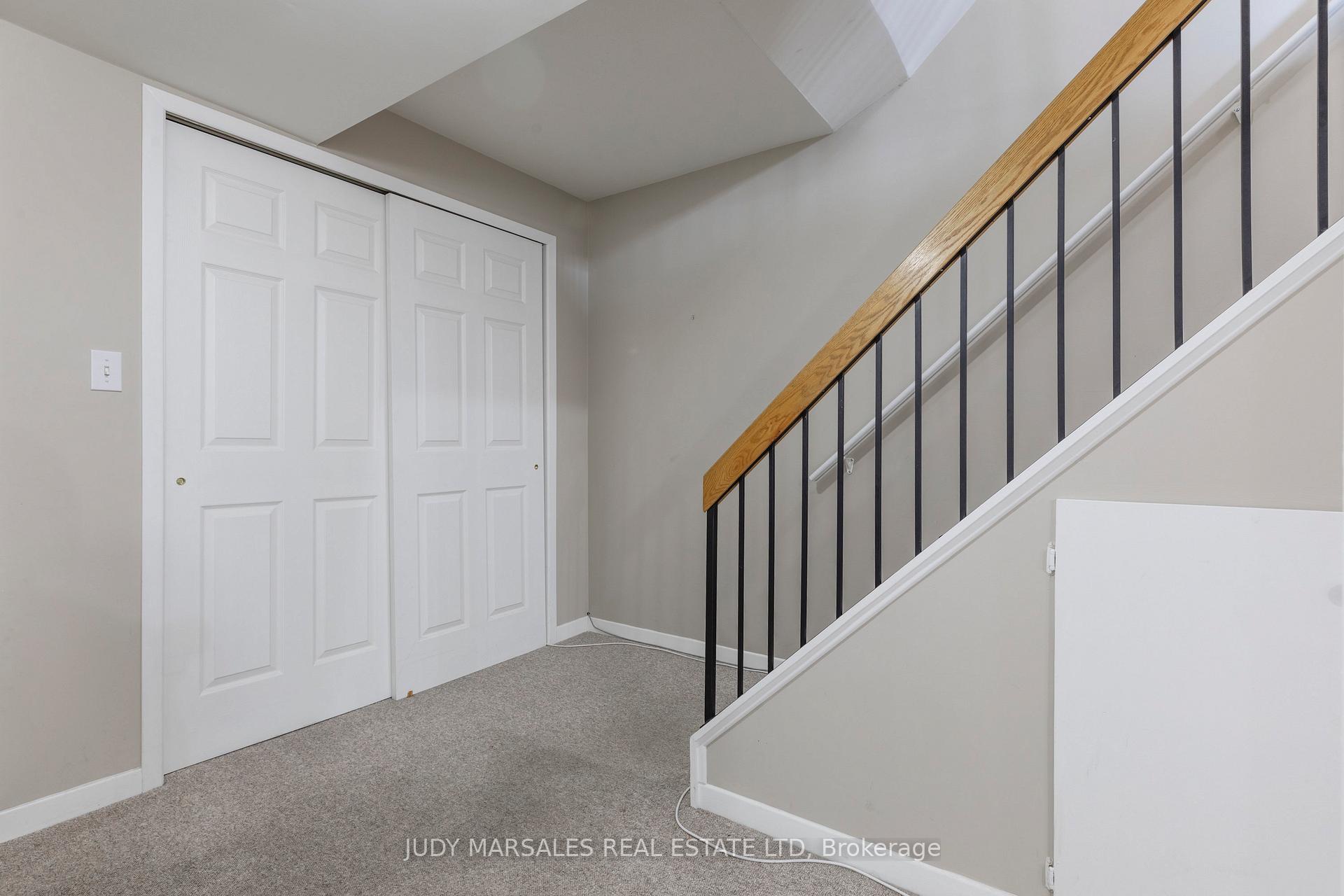 3 Bedrooms Condo at 3035 Glencrest, Burlington For sale