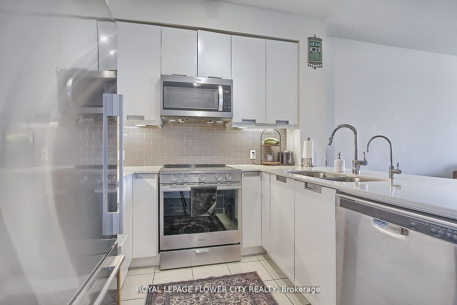 1 Bedroom Condo at 65 Watergarden, Mississauga For sale