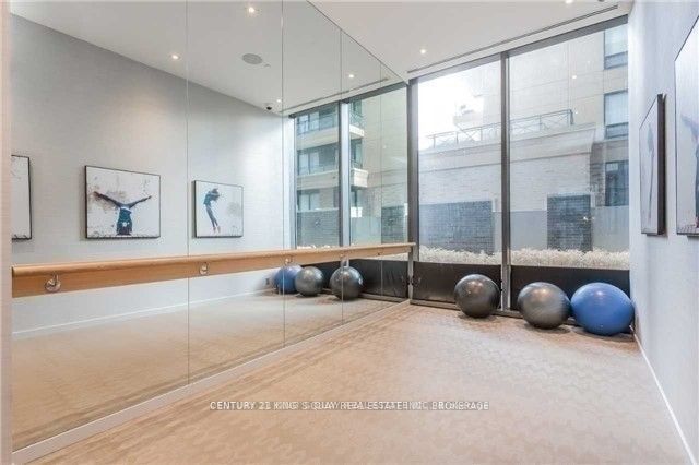42 Charles Street E, #4102