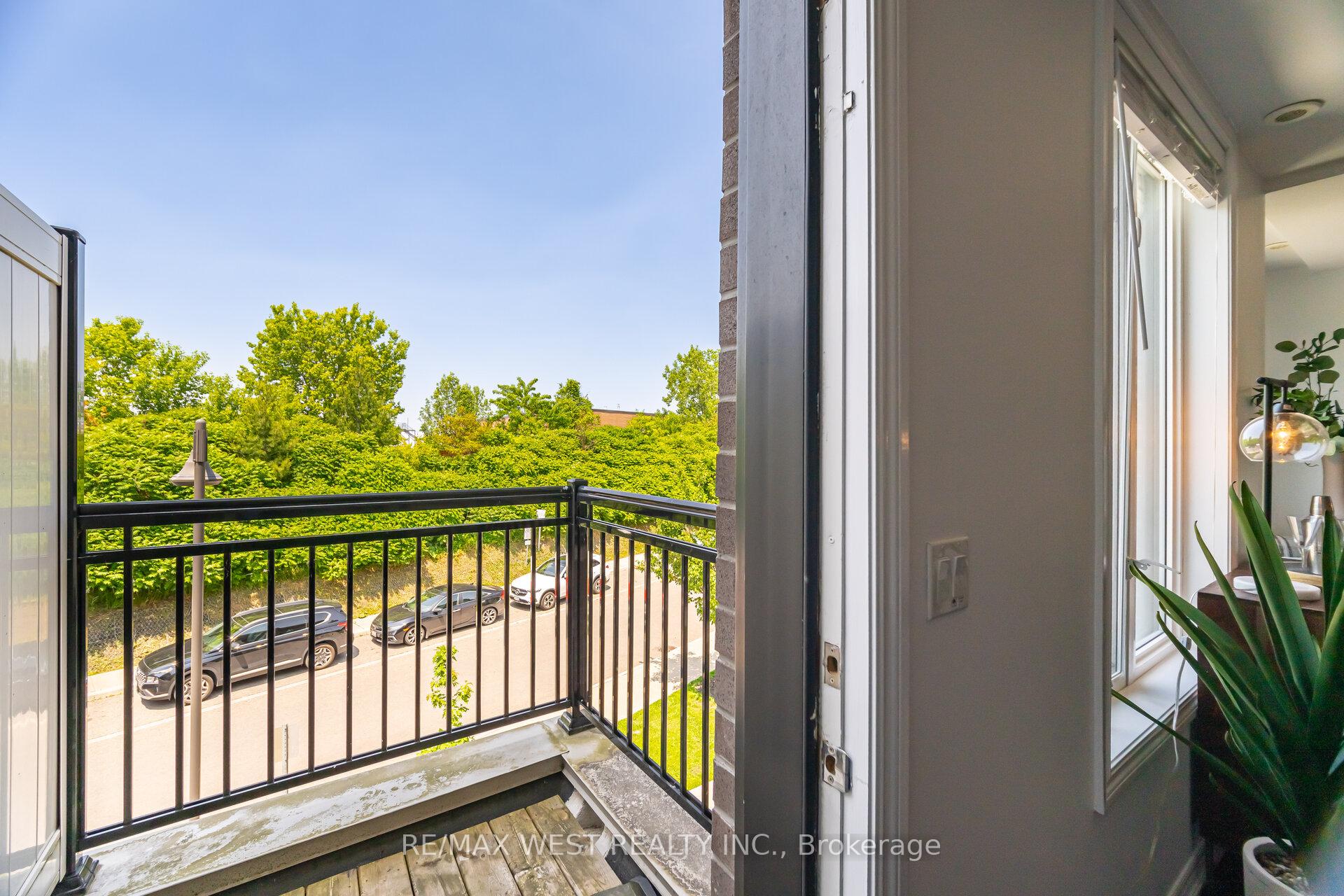 2 Bedrooms Condo at 150 Long Branch, Toronto For sale