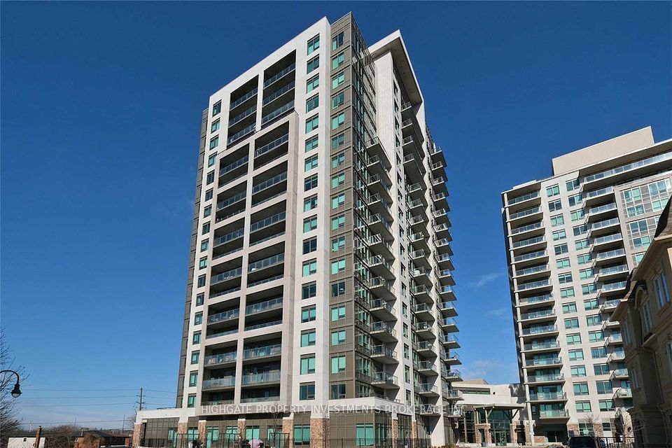 1215 Bayly