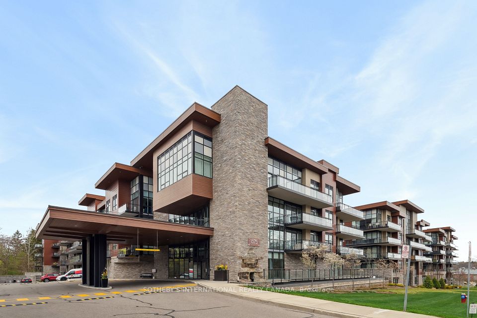 1575 Lakeshore