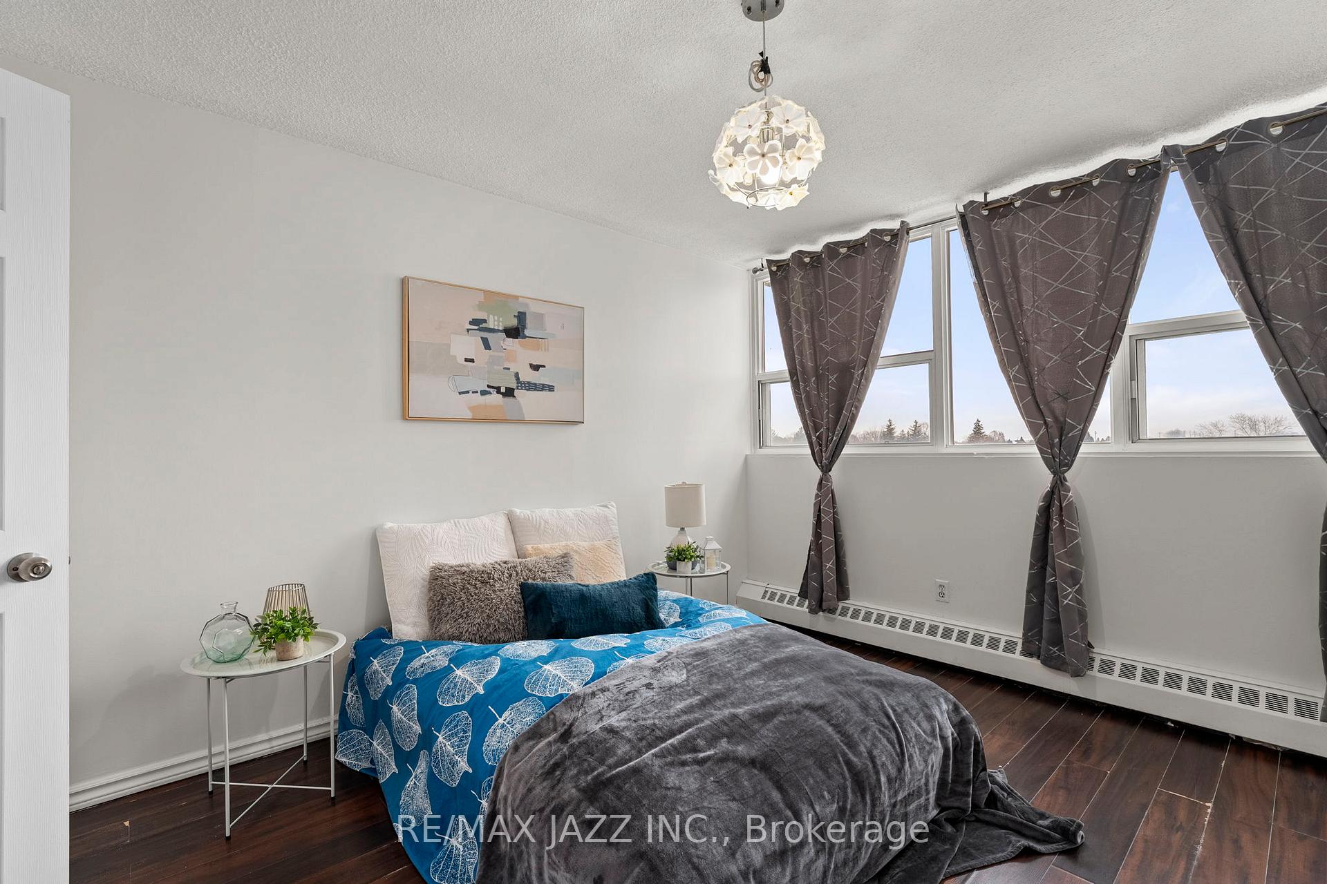 3 Bedrooms Condo at 4091 Sheppard,  Toronto For sale
