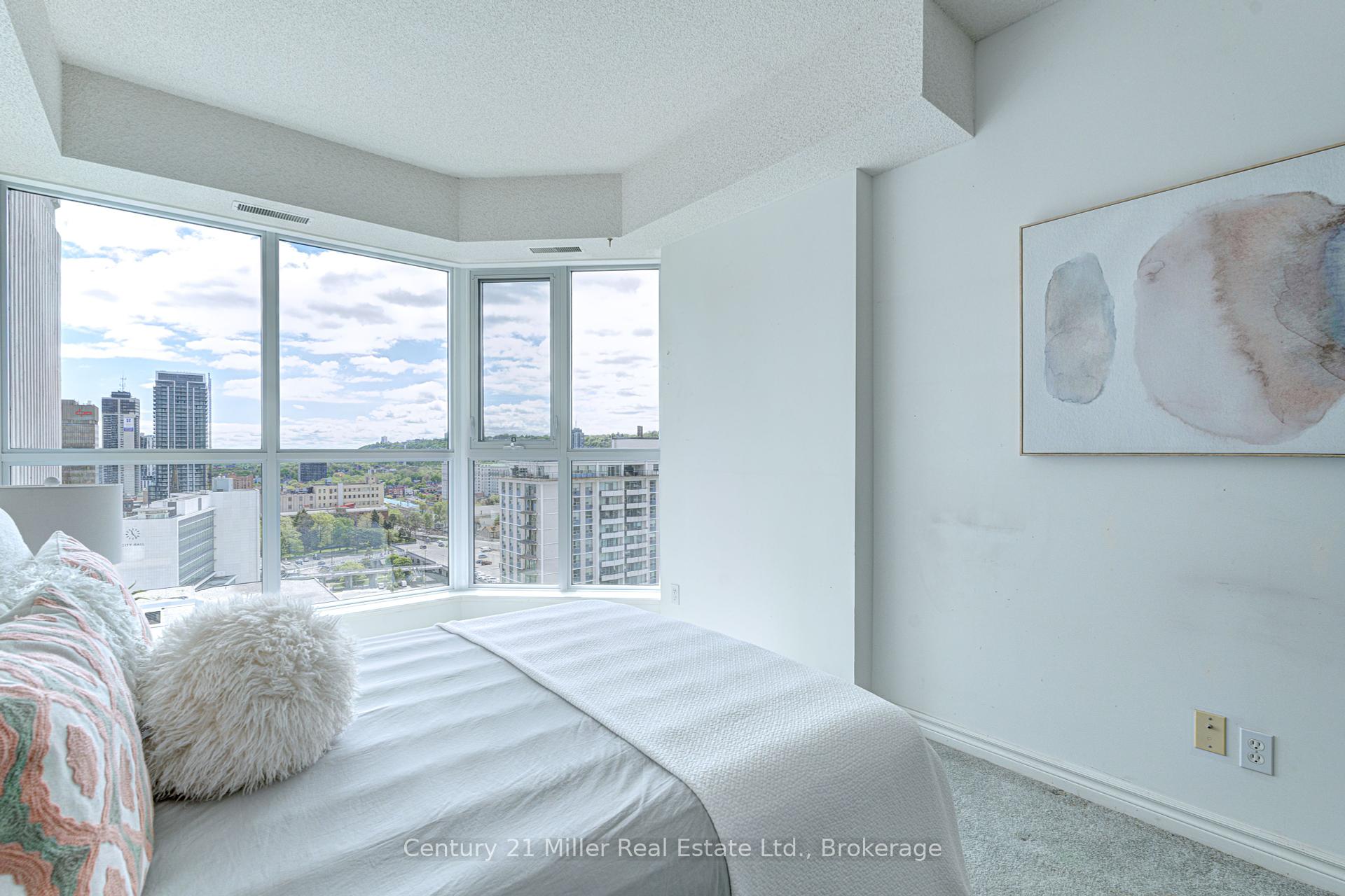 2 Bedrooms Condo at 67 Caroline, Hamilton For sale