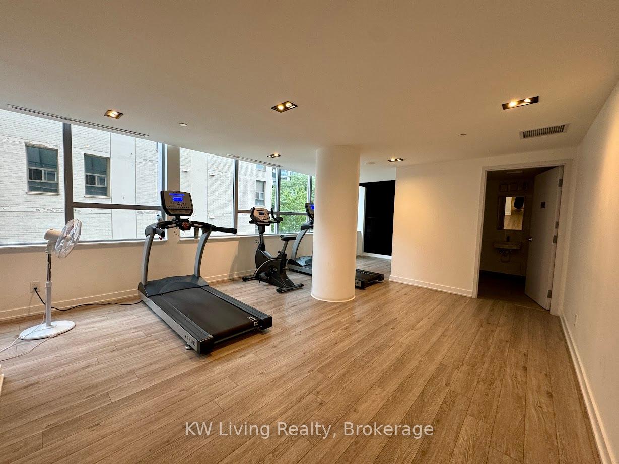 1 Bedroom Condo at 17 Dundonald,  Toronto For sale