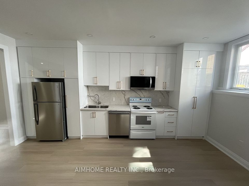 178 Barrington Avenue, Toronto, ON M4C 4Z2