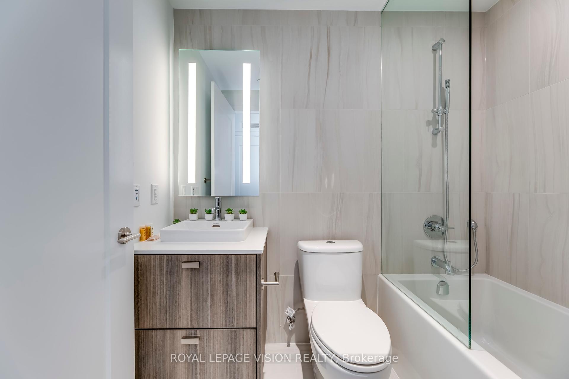 2 Bedrooms Condo at 470 Front, Toronto For sale