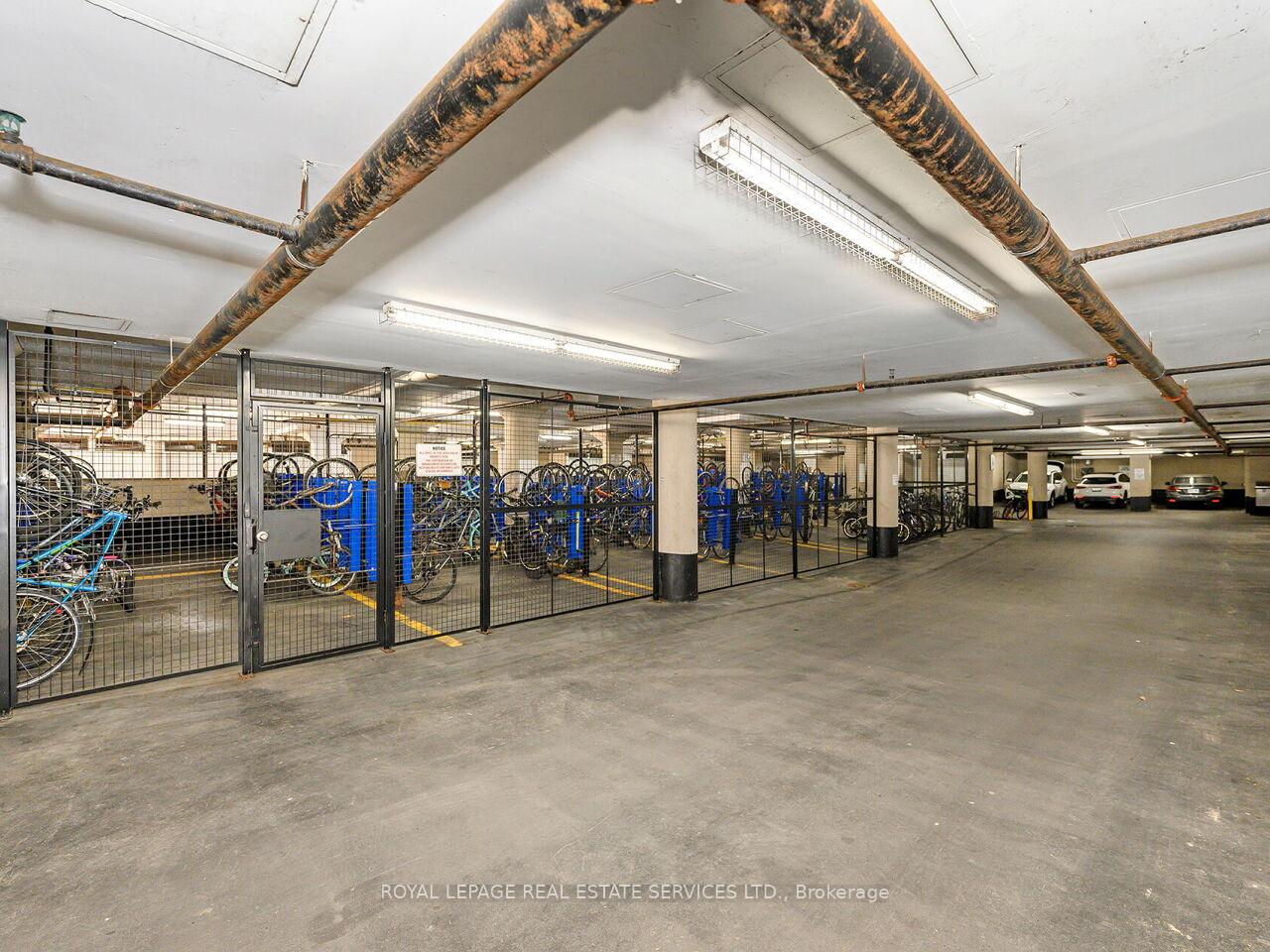 2 Bedrooms Condo at 628 Fleet, Toronto For sale