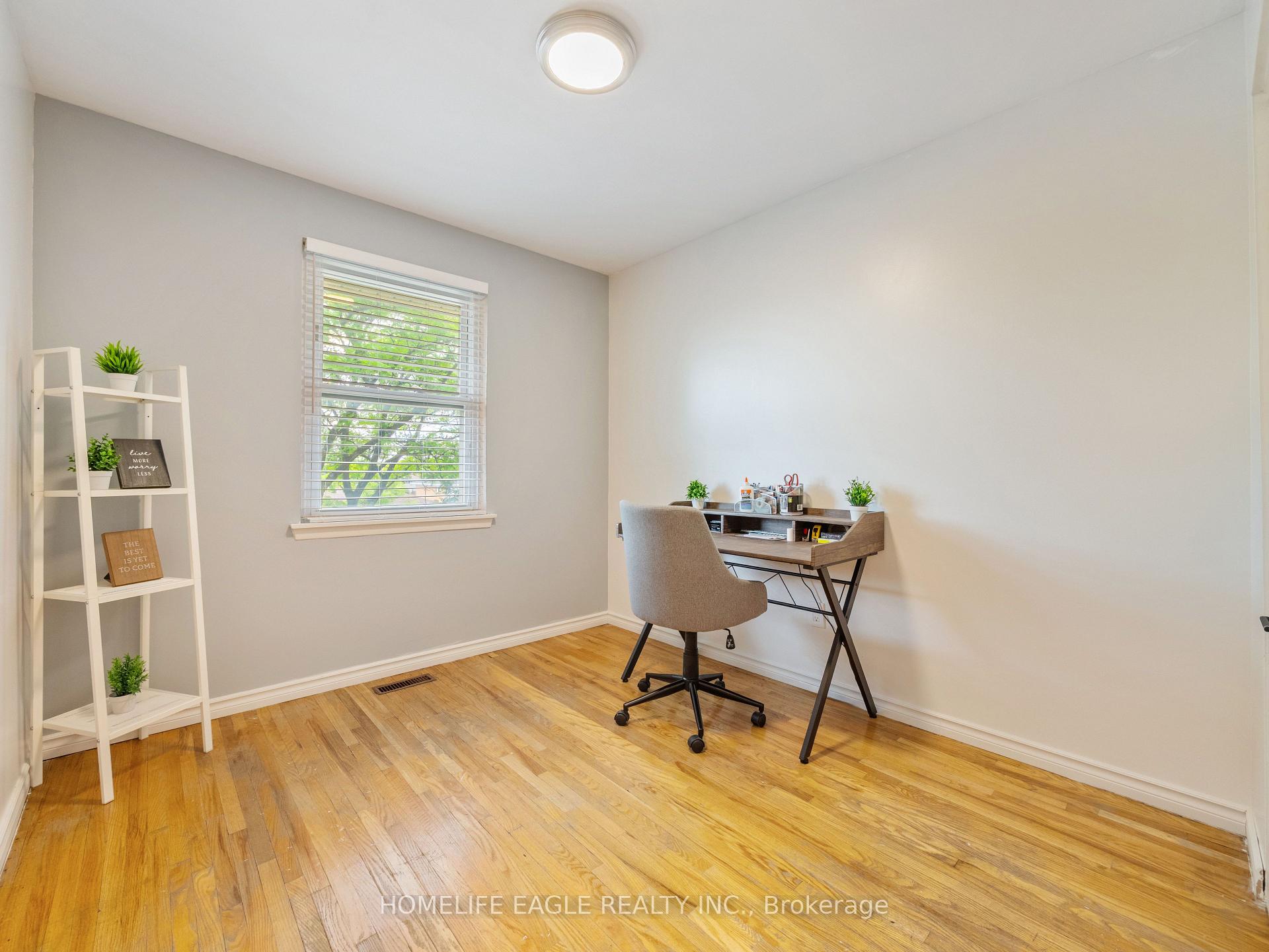 3 Bedrooms Condo at 7255 Dooley, Mississauga For sale