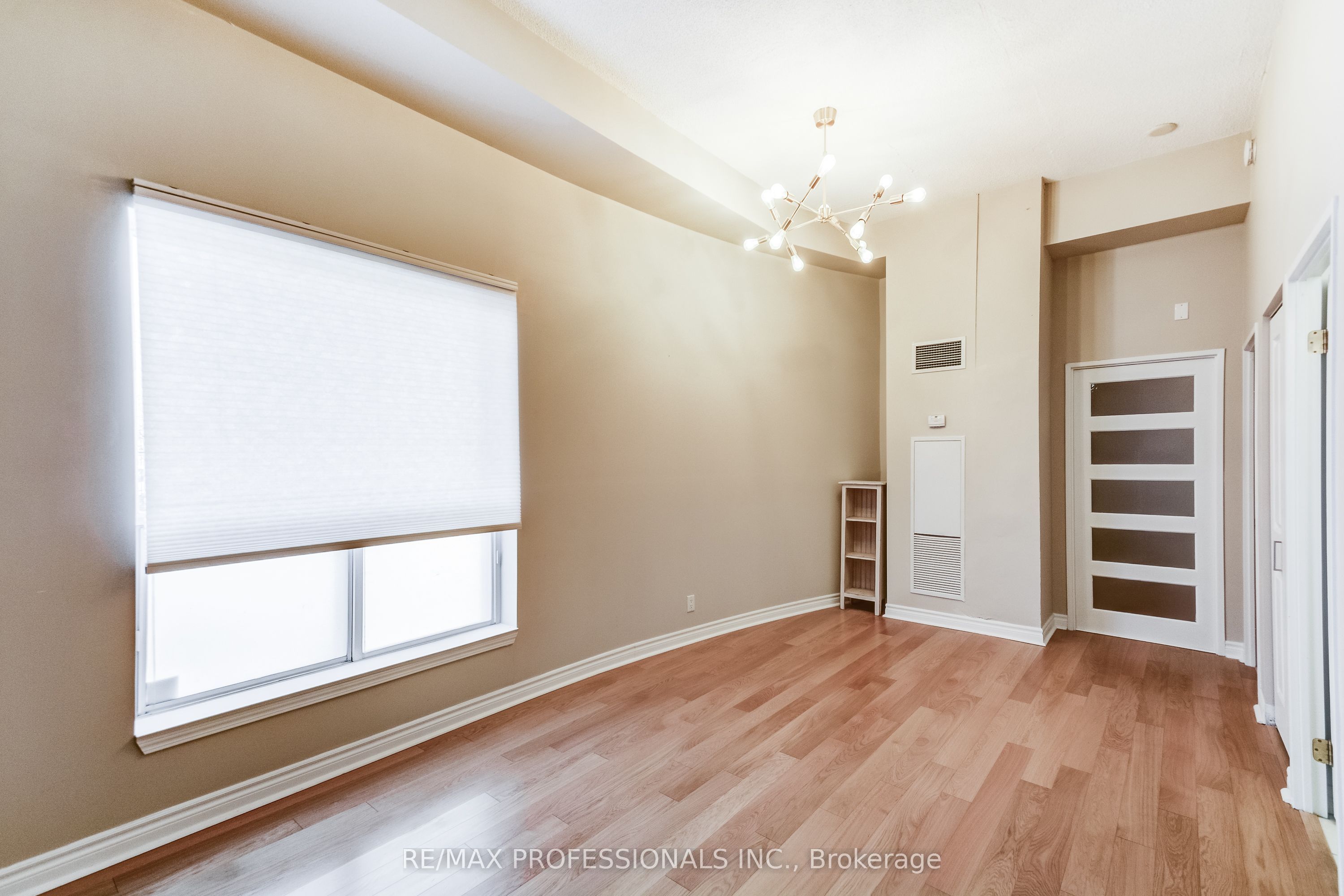 11 Christie Street, #103