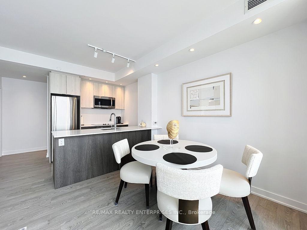 2 Bedrooms Condo at 1928 Lake Shore, Toronto For sale