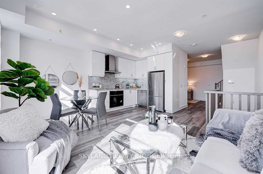 57 Finch Avenue W, #41