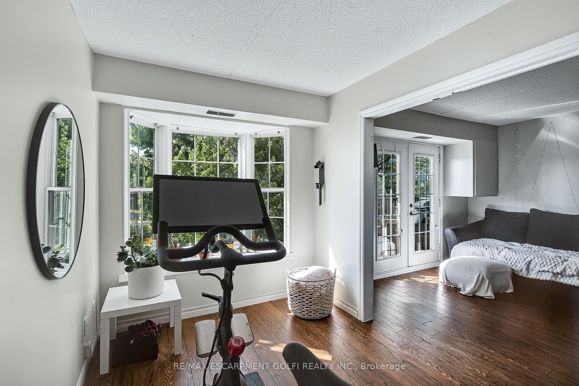 1 Bedroom Condo at 1451 Walker’s, Burlington For sale