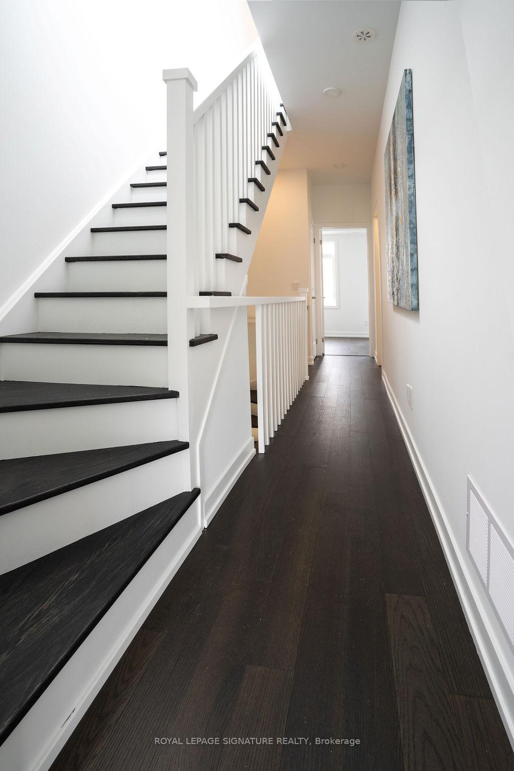 3 Bedrooms Condo at 3074 SIXTH, Oakville For sale