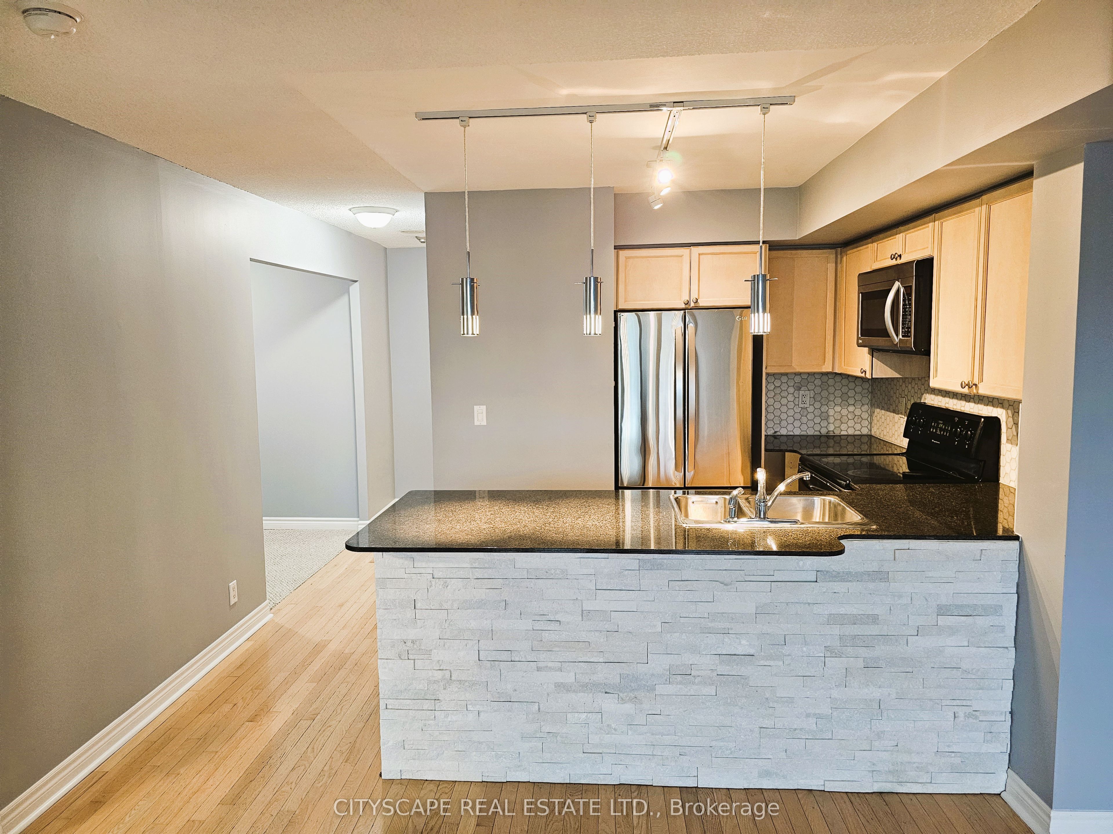 1 Elm Drive W, #1812