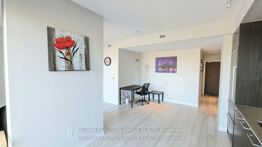 2 Bedrooms Condo at 117 Mcmahon, Toronto For sale