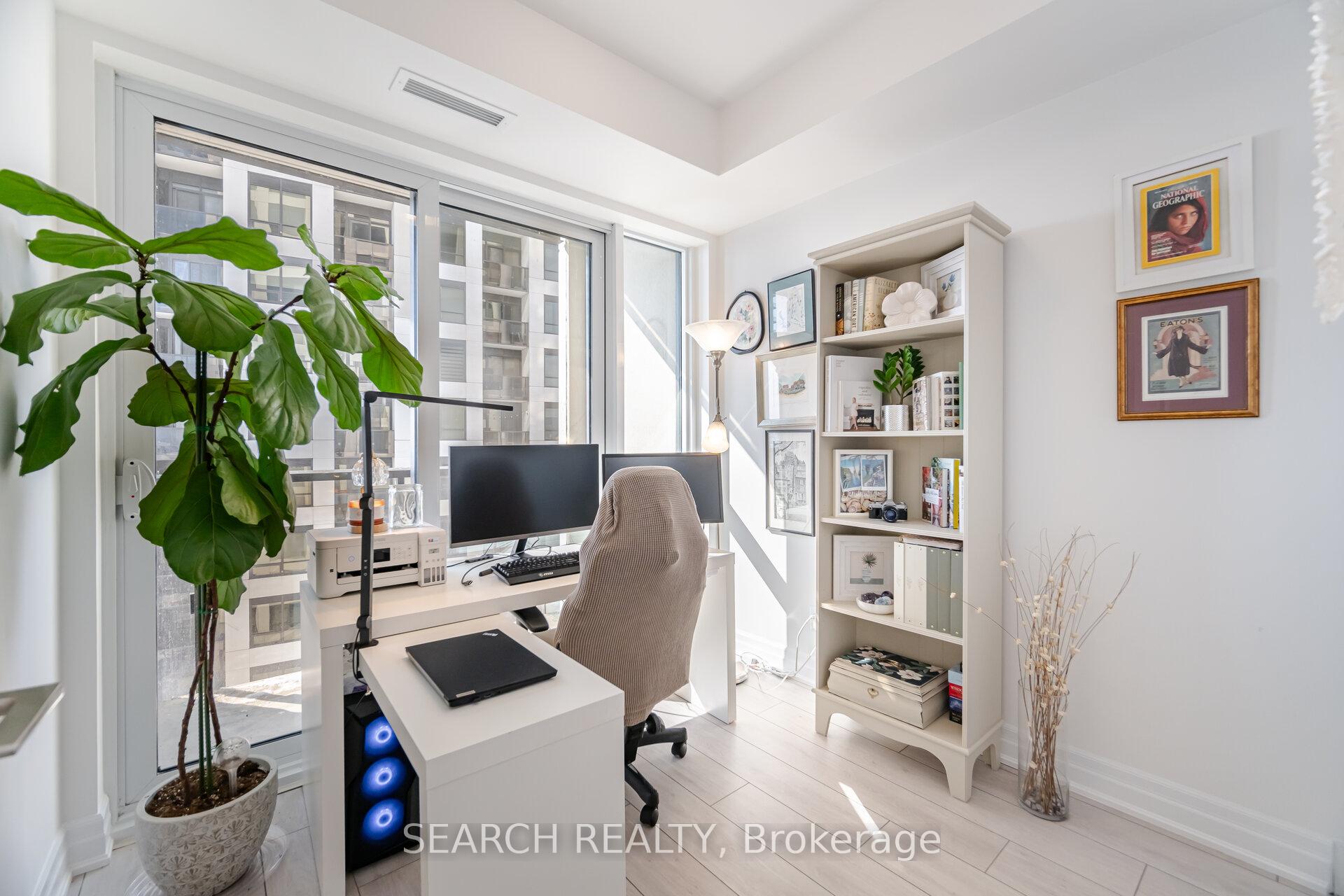 2 Bedrooms Condo at 30 Elm, Mississauga For sale