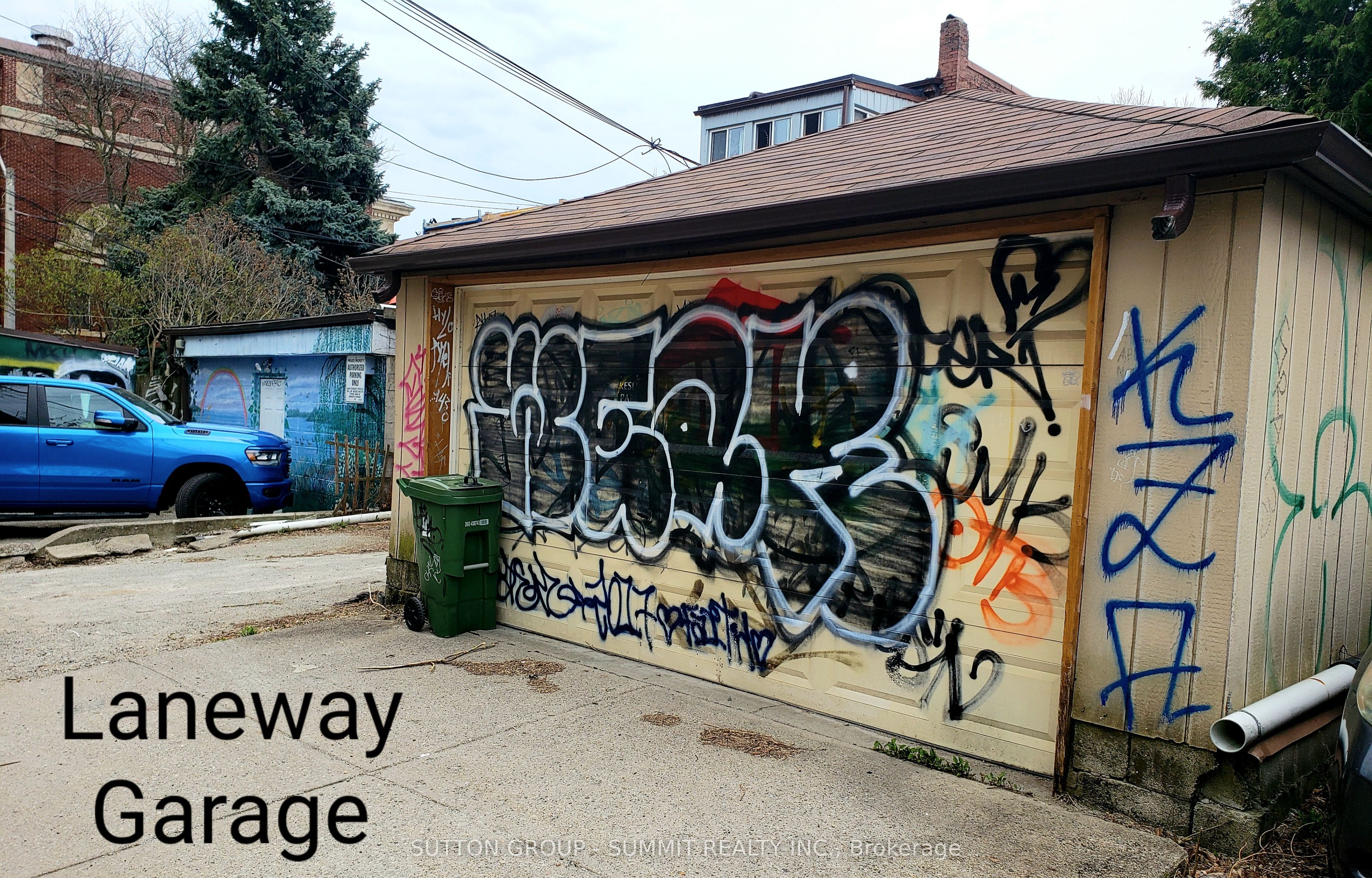 281 Roncesvalles Avenue E