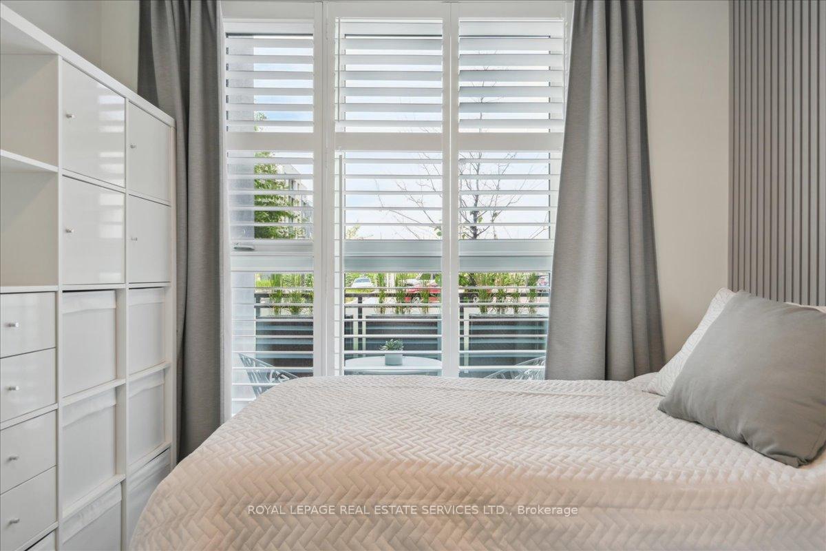 2 Bedrooms Condo at 95 DUNDAS, Oakville For sale