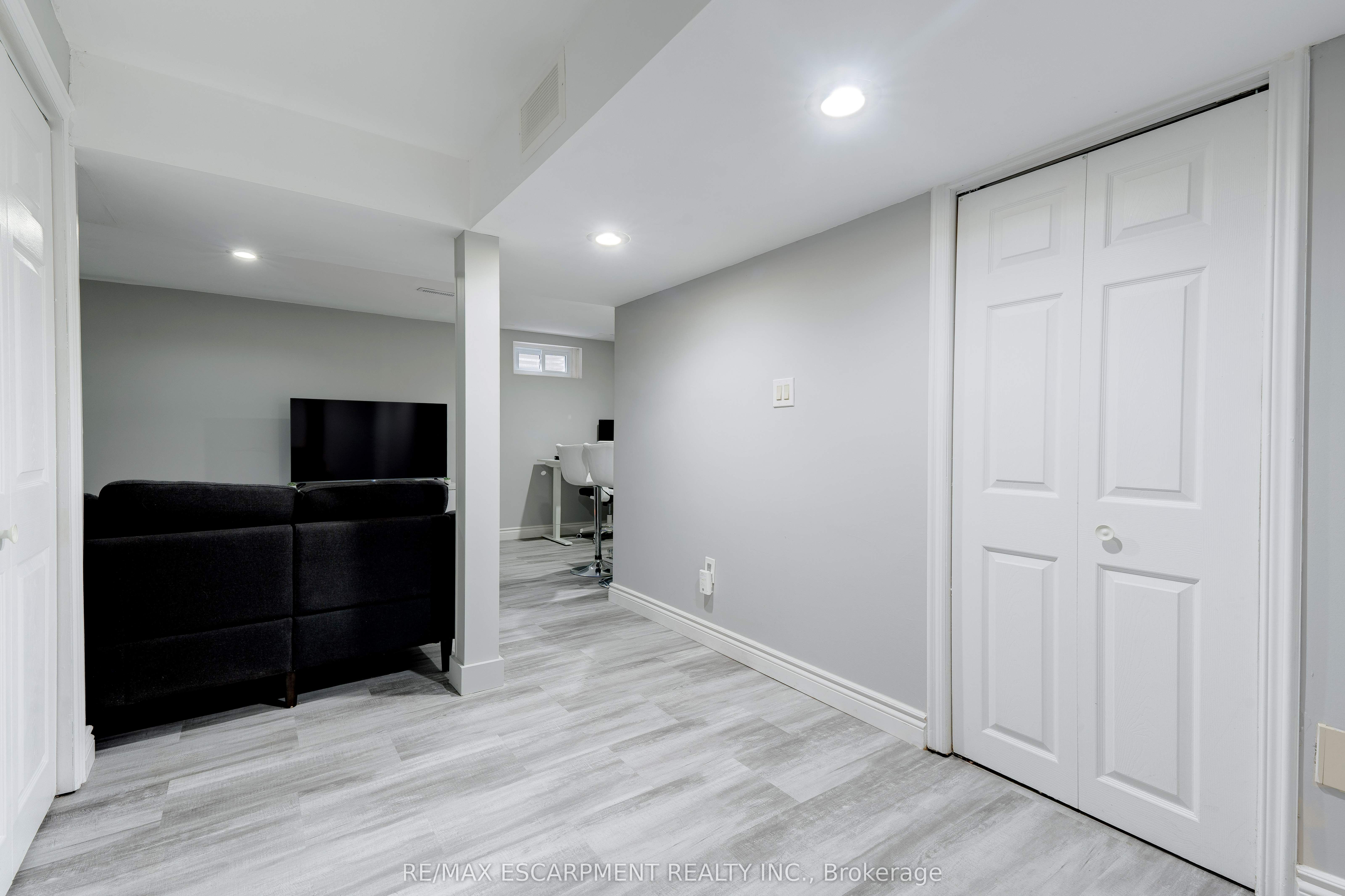 386 Highland Road W, #31
