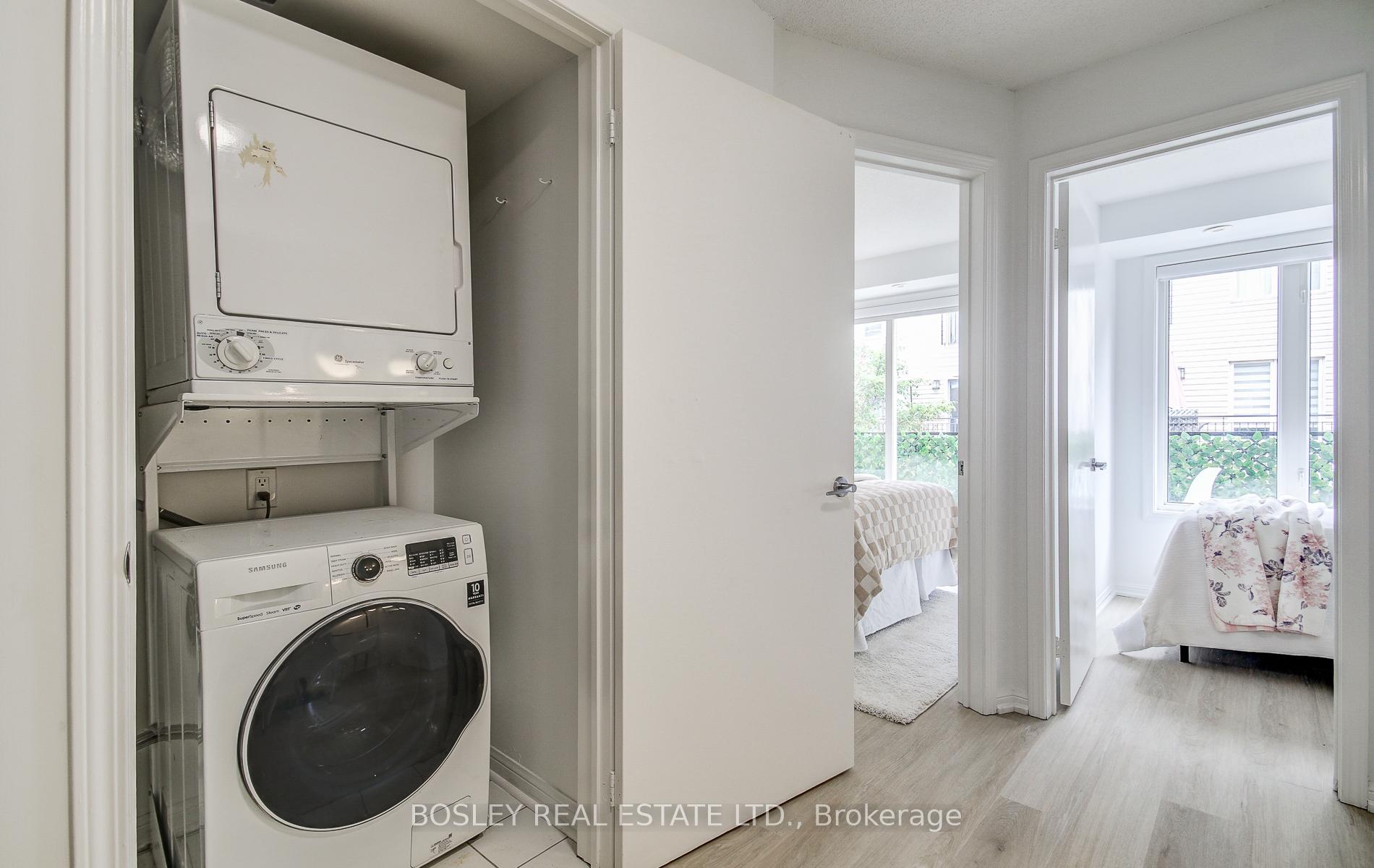 2 Bedrooms Condo at 18 Laidlaw, Toronto For sale
