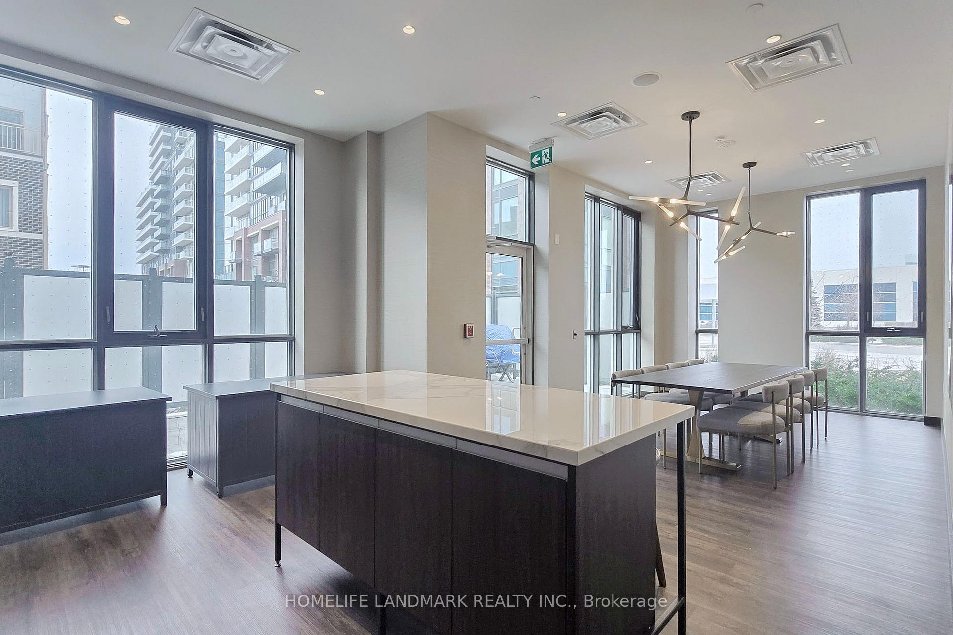 2 Bedrooms Condo at 60 Honeycrisp, Vaughan For sale