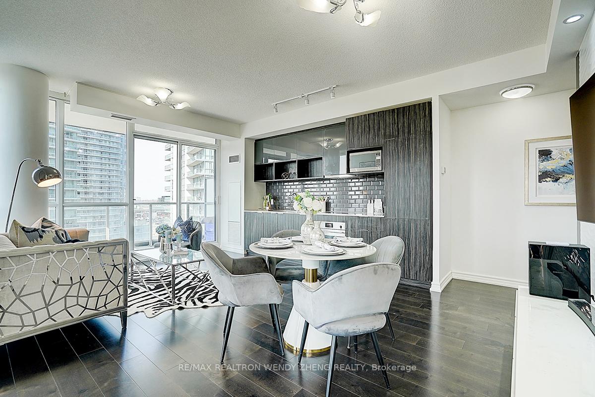 2 Bedrooms Condo at 52 Forest Manor, Toronto For sale
